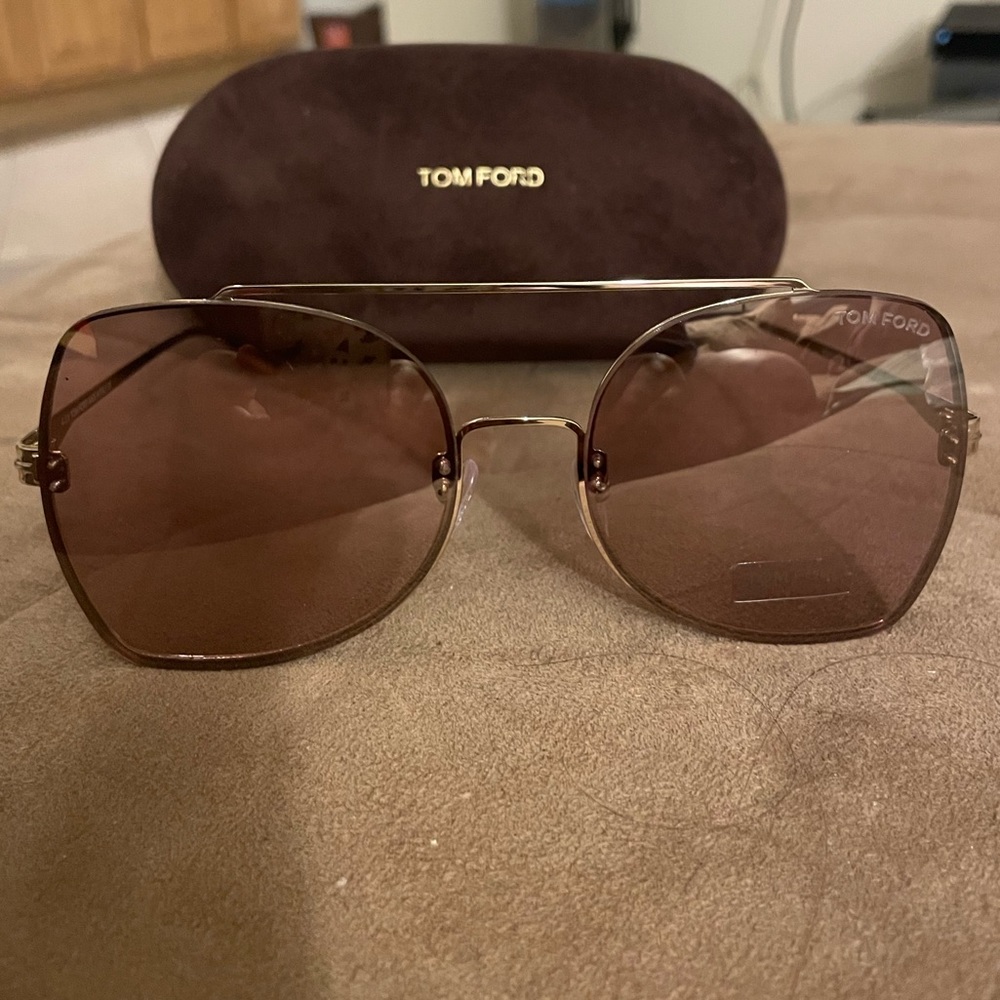 Tom Ford Scout TF 656 28Z Gold Metal Pilot Sunglasses Pink Lens